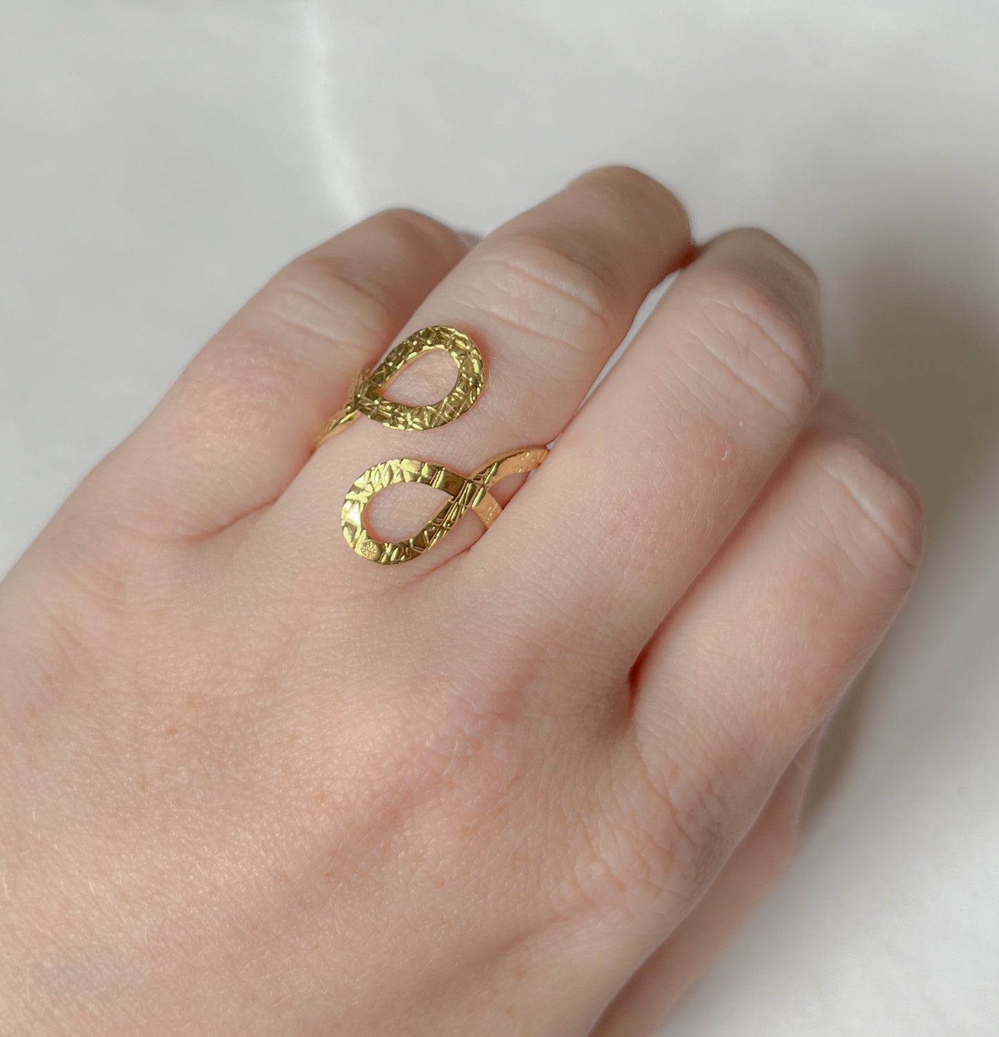 Vandfast Ring // twist and textured