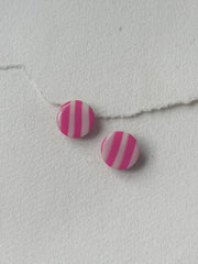 DOTS ørestikker // oversize stribet pink