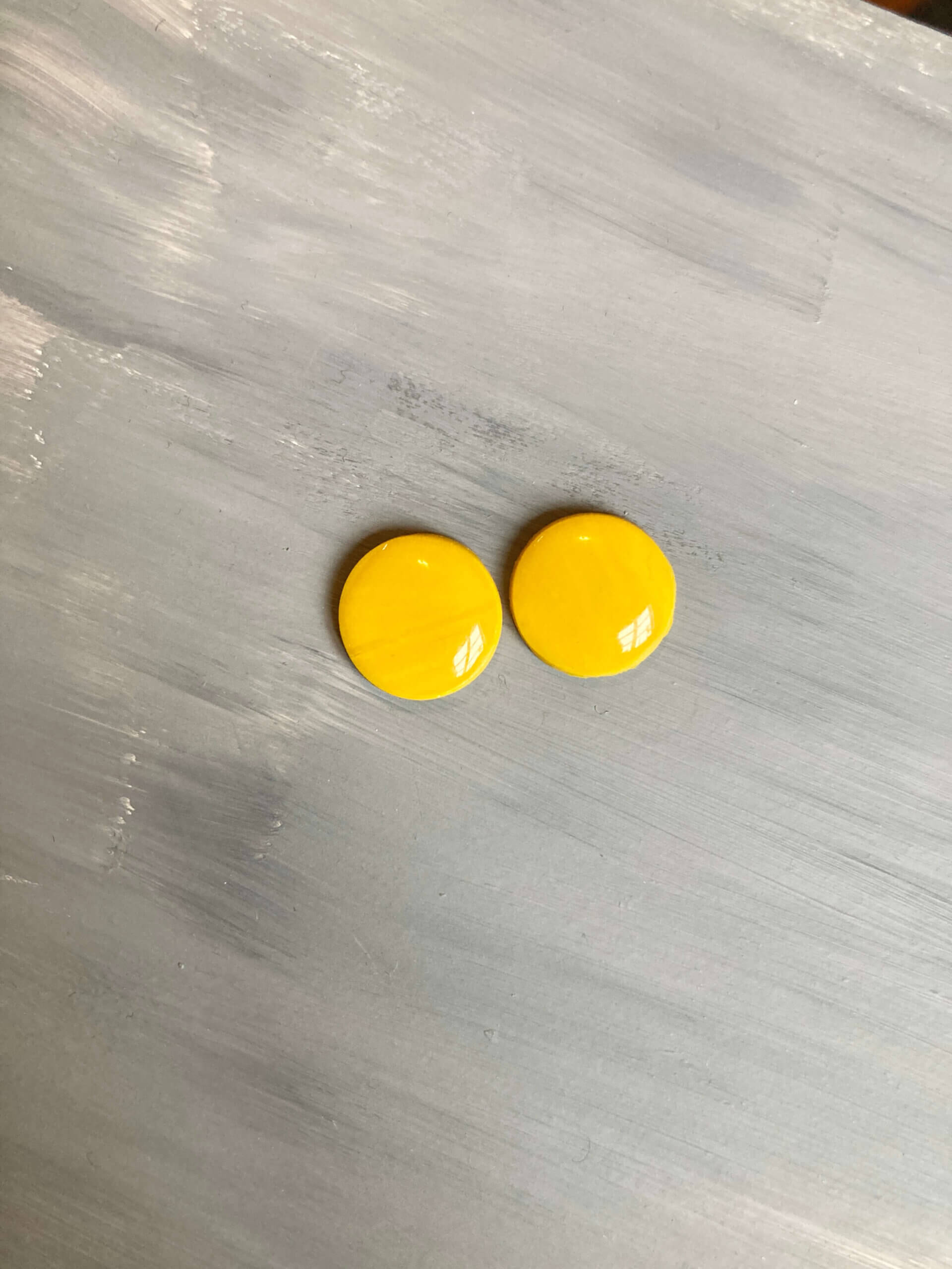 DOTS // vælg din favorit ørestik